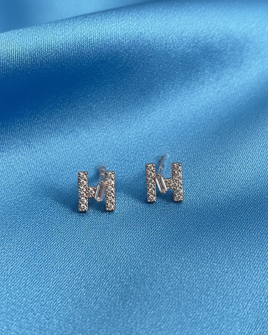 Silver Aurora Poise Earrings | RVER-13